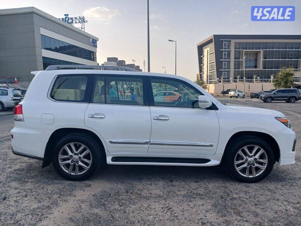 للبيع لكزس LX570 درجة أولى سبورت موديل ٢٠١٤3