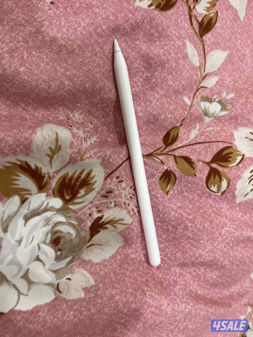 قلم ايباد ابل برو الاصلي نظيف وشغال تمام حق ام فور وام فايف4