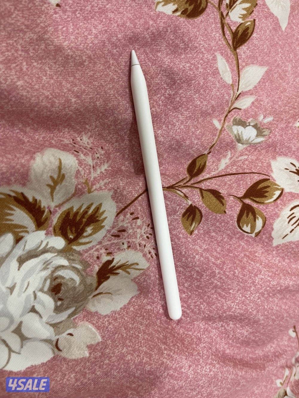 قلم ايباد ابل برو الاصلي نظيف وشغال تمام حق ام فور وام فايف7