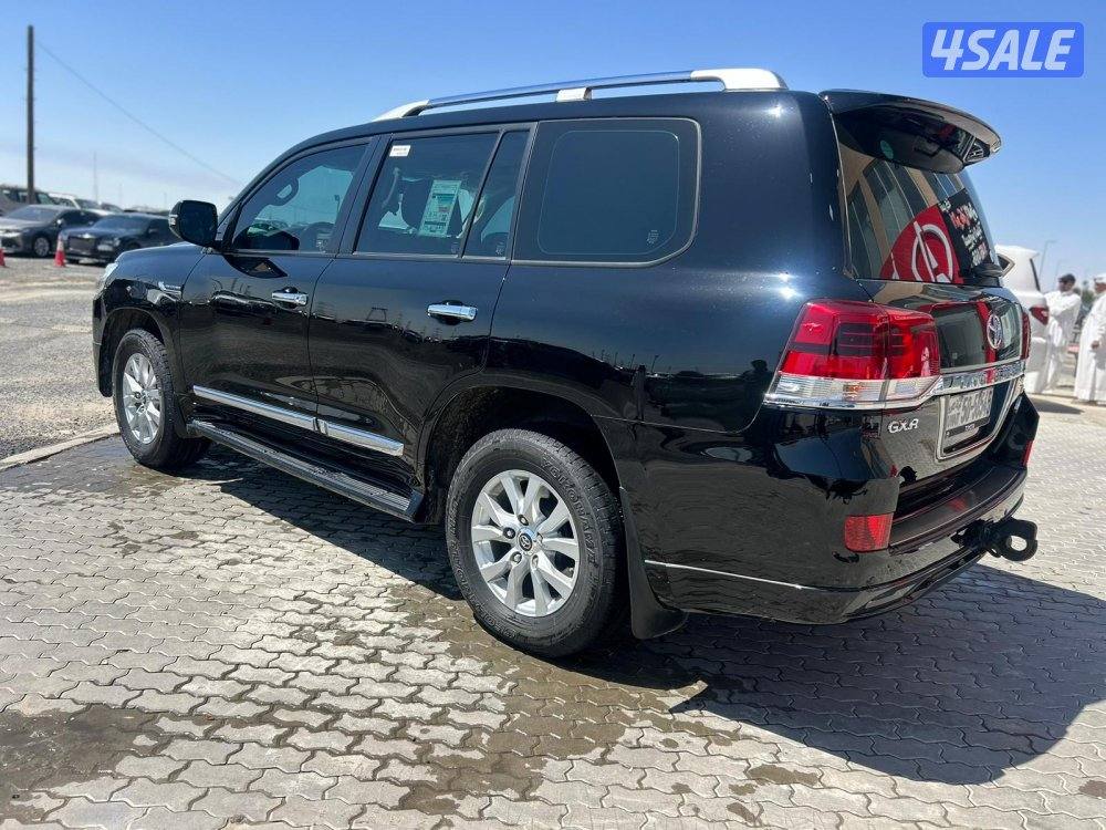 تويوتا لاند كروزر GX.R-V8 موديل 2018 ماشى 120.000 k.m وارد الساير.2