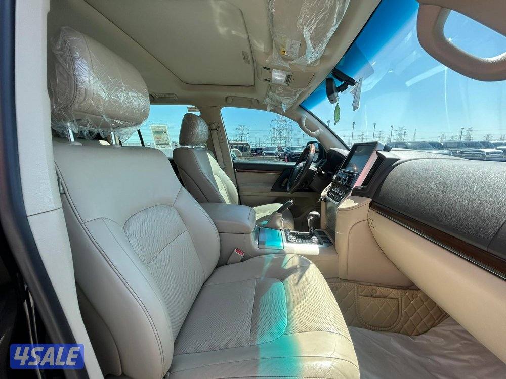 تويوتا لاند كروزر GX.R-V8 موديل 2018 ماشى 120.000 k.m وارد الساير.5