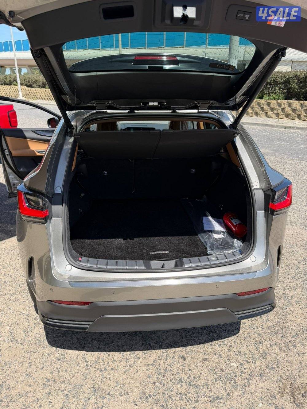 للبيع لكزس  عداد 47 الف NX350  موديل 20254