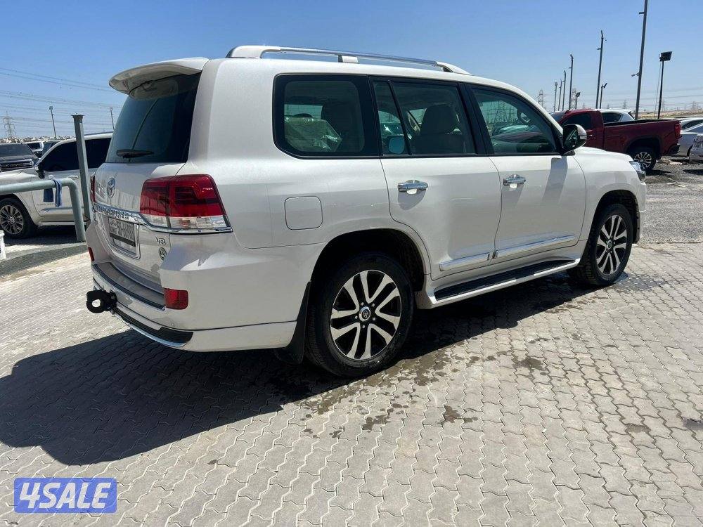 لاند كروزر GX.R-قراند تورينق .V8 موديل 2019 ماشى 89.000 k.m3