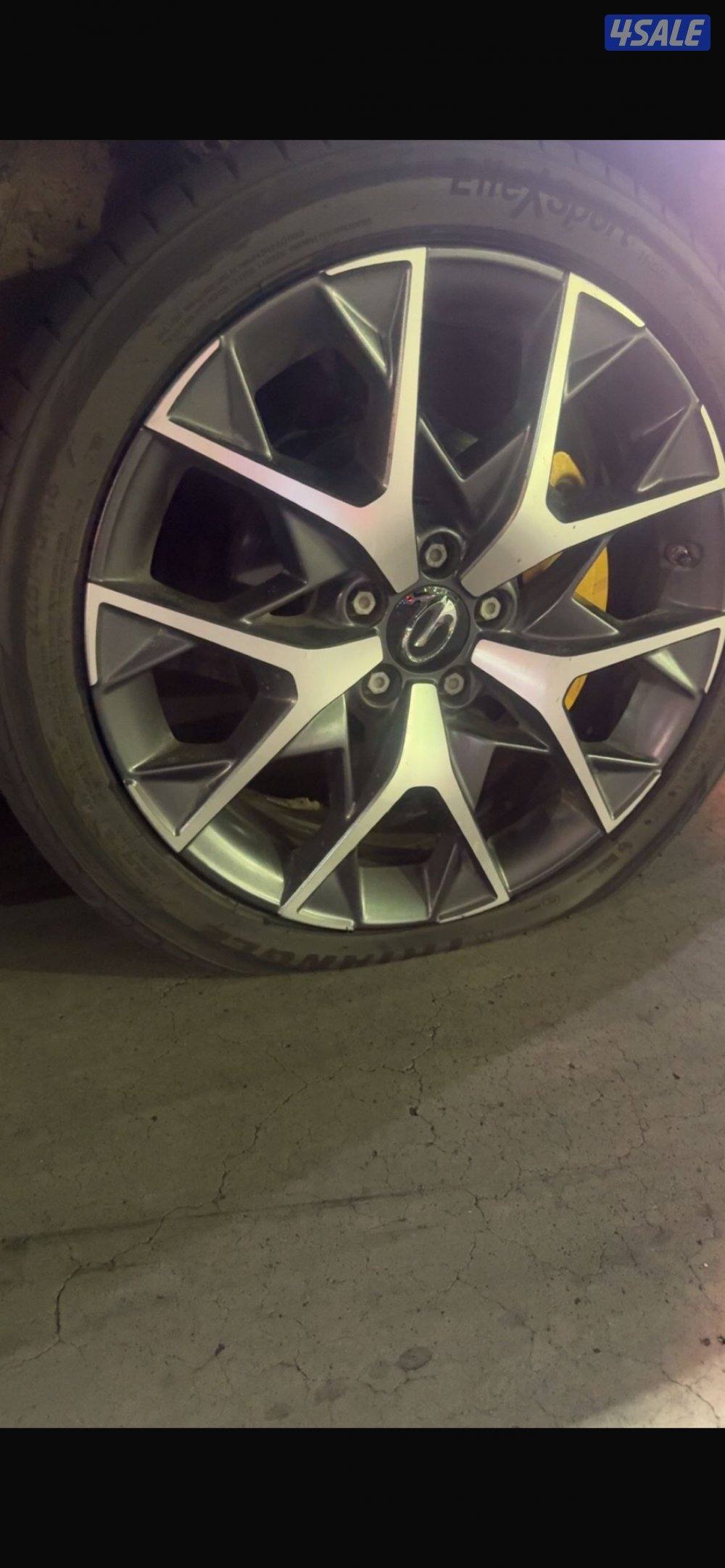 فحص كمبيوتر تصليح سيارات بنشر متنقل كراج متنقل تبديل بطاريات تواير1