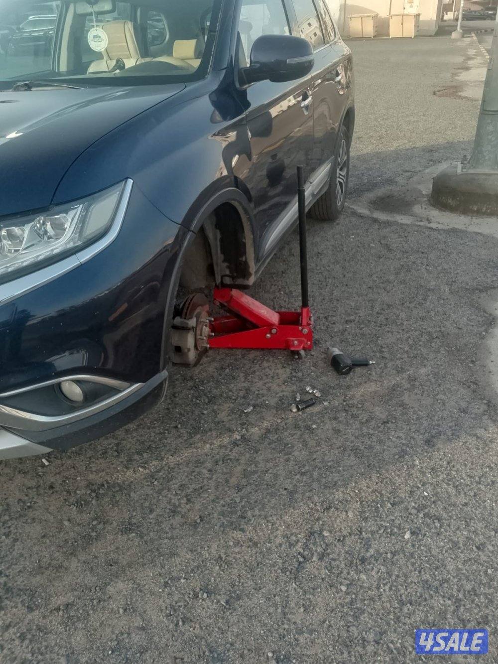 فحص كمبيوتر تصليح سيارات بنشر متنقل كراج متنقل تبديل بطاريات تواير4