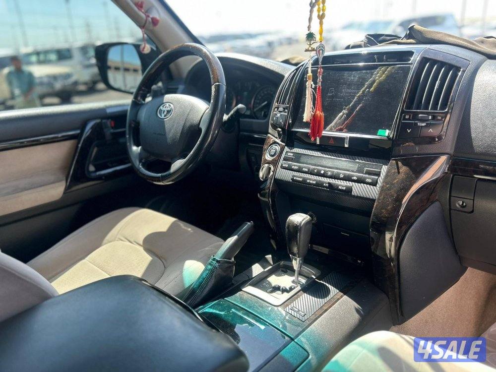 لاند كروزر GXR-V8 موديل 2010 ماشى 364.000 k.m  وارد الساير.3