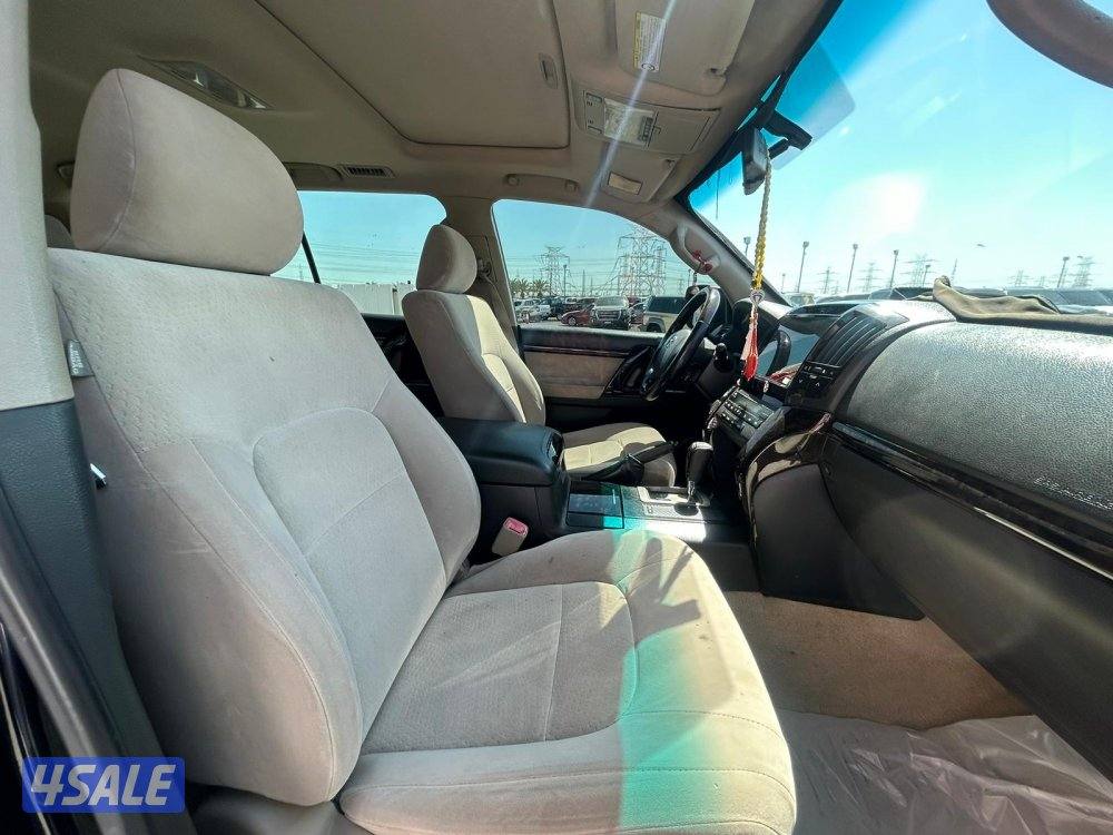 لاند كروزر GXR-V8 موديل 2010 ماشى 364.000 k.m  وارد الساير.5