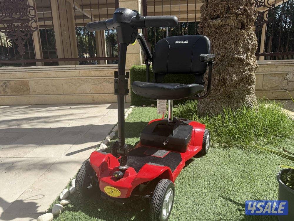 كرسي كهربائي متحرك لذوي الاحتياجات الخاصه2