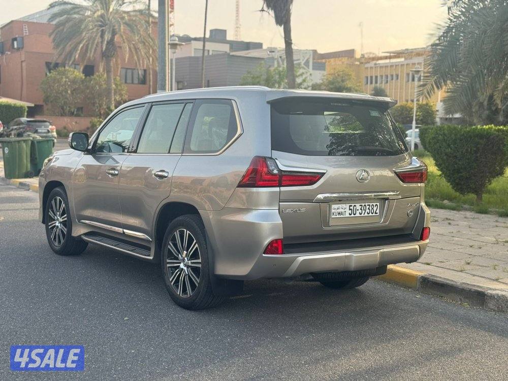 موديل 2018 عداد 70 الف4