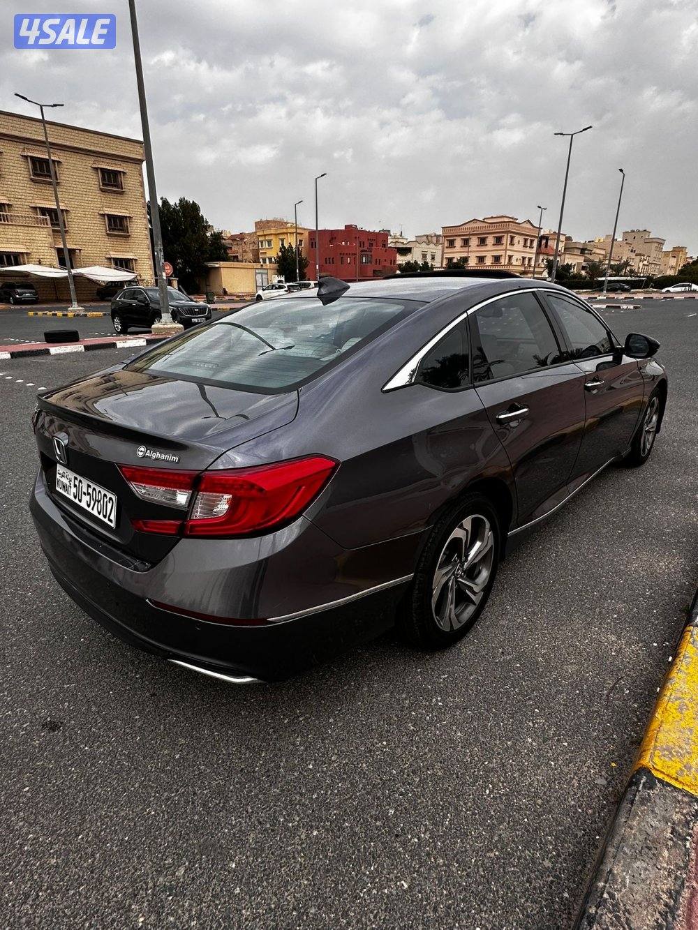 للبيع هوندا اكورد موديل 20195