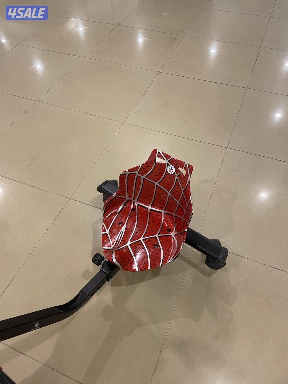 سكوتر نضيف مافيه شي مع مفتاحين و مع شحن ل السكوتر6