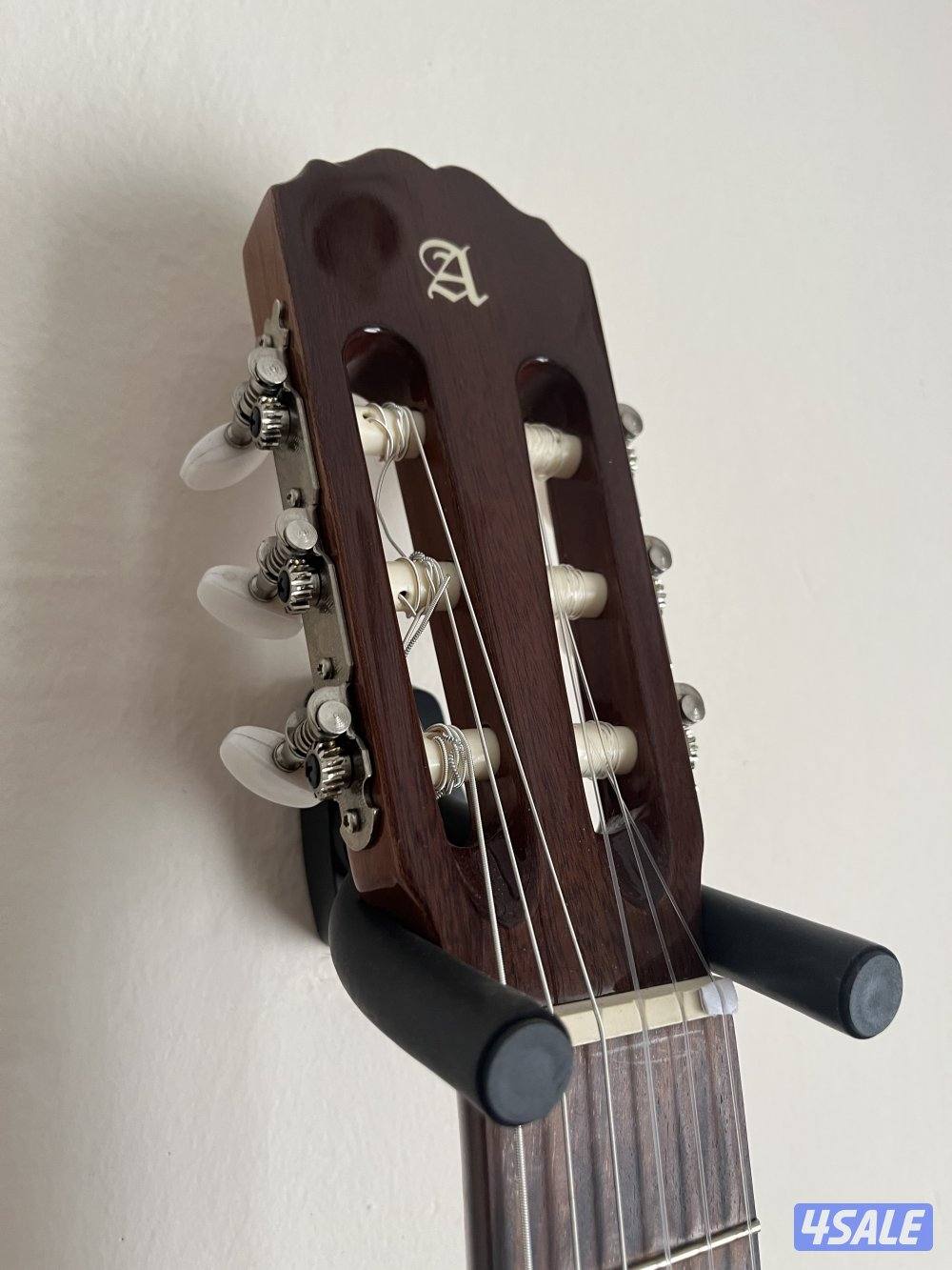 Classical Guitar Alhambra 1C4