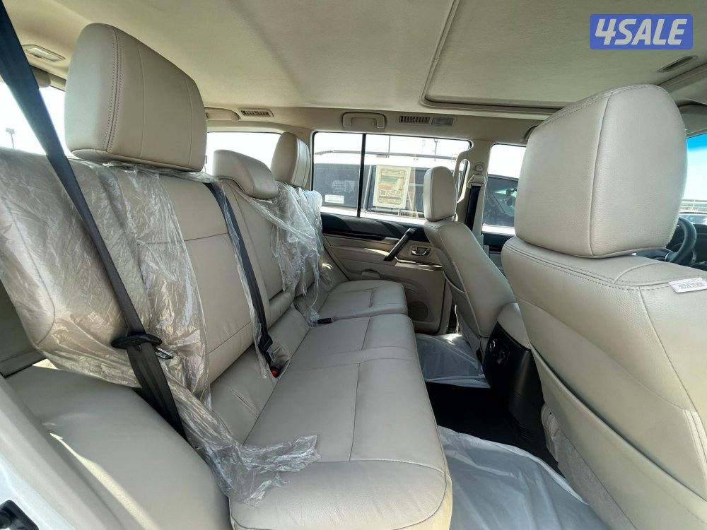 ميتسوبيشى باجيرو GLS -V6 موديل 2021 ماشى 30.000 k.m وارد الملا .4