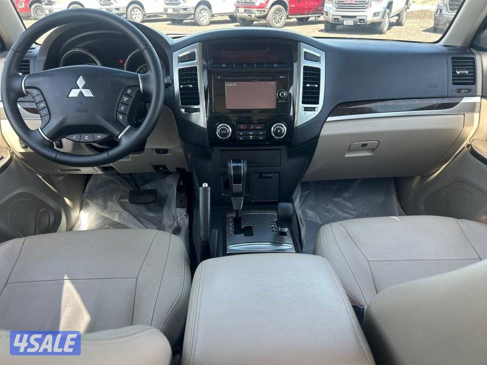 ميتسوبيشى باجيرو GLS -V6 موديل 2021 ماشى 30.000 k.m وارد الملا .6