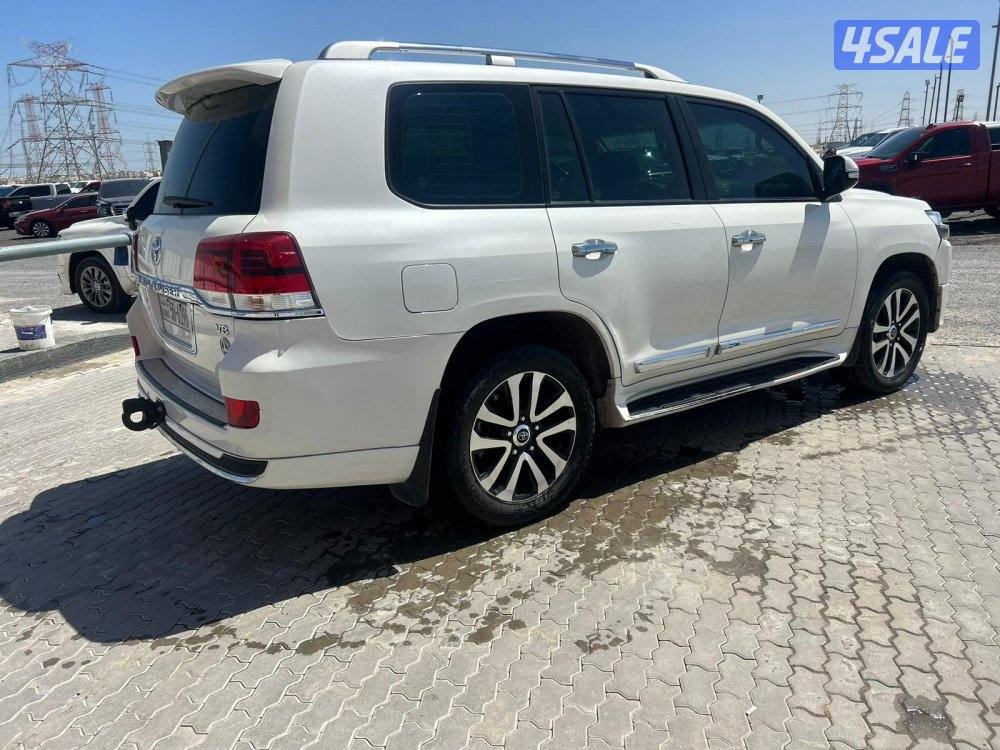 لاند كروزر GX.R-قراند تورينق .V8 موديل 2019 ماشى 266.000 k.m3