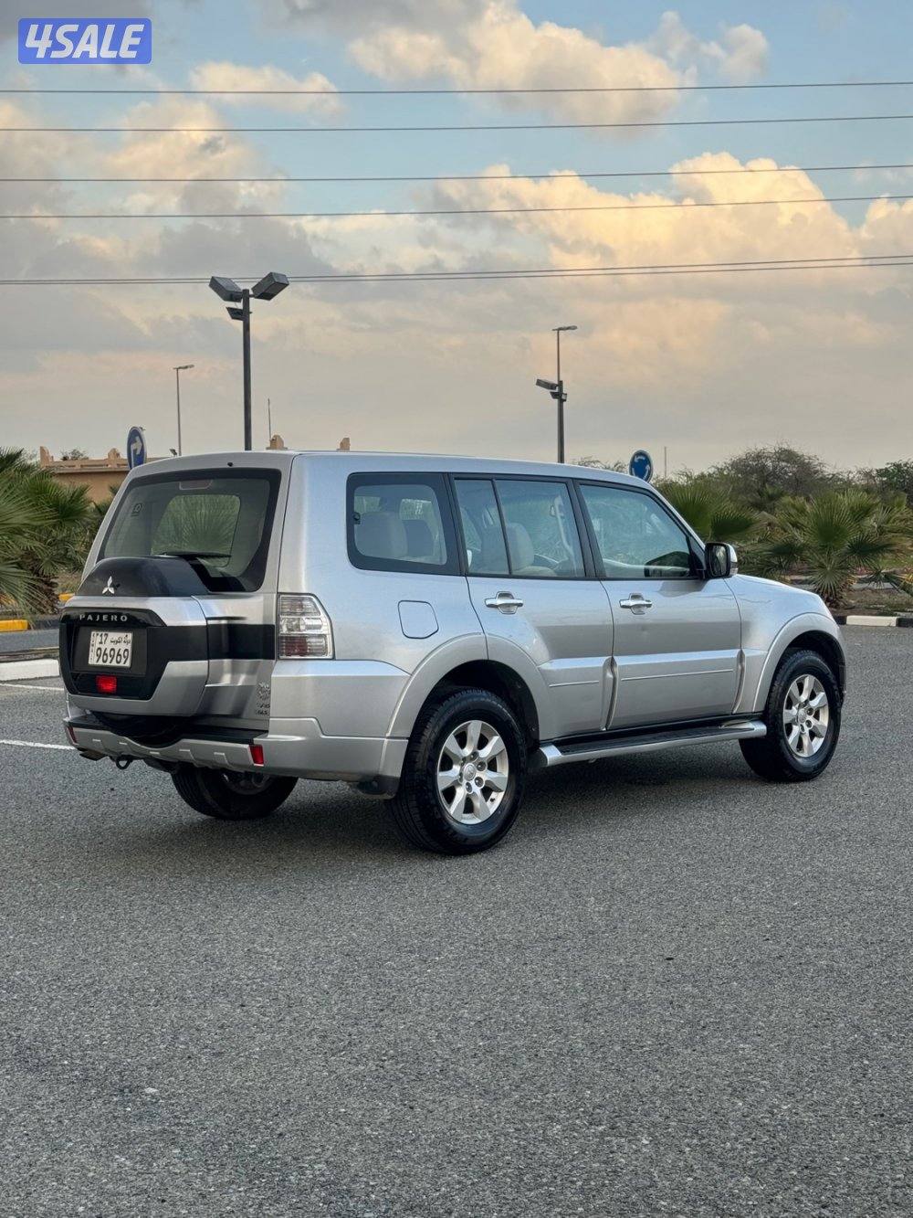 باجيرو 2020 ماشي  238 الف صبغ الوكاله وشرط الفحص2