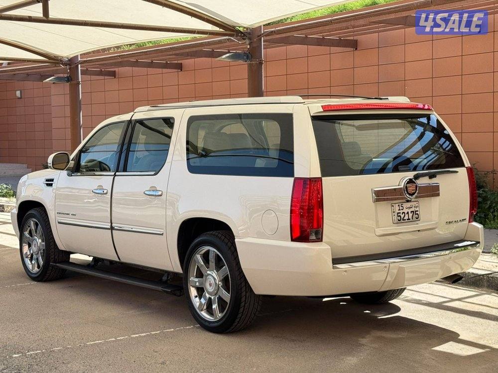 للبيع اسكاليد - صبغ وكالة - بحالة وكالة - درجة أولى1