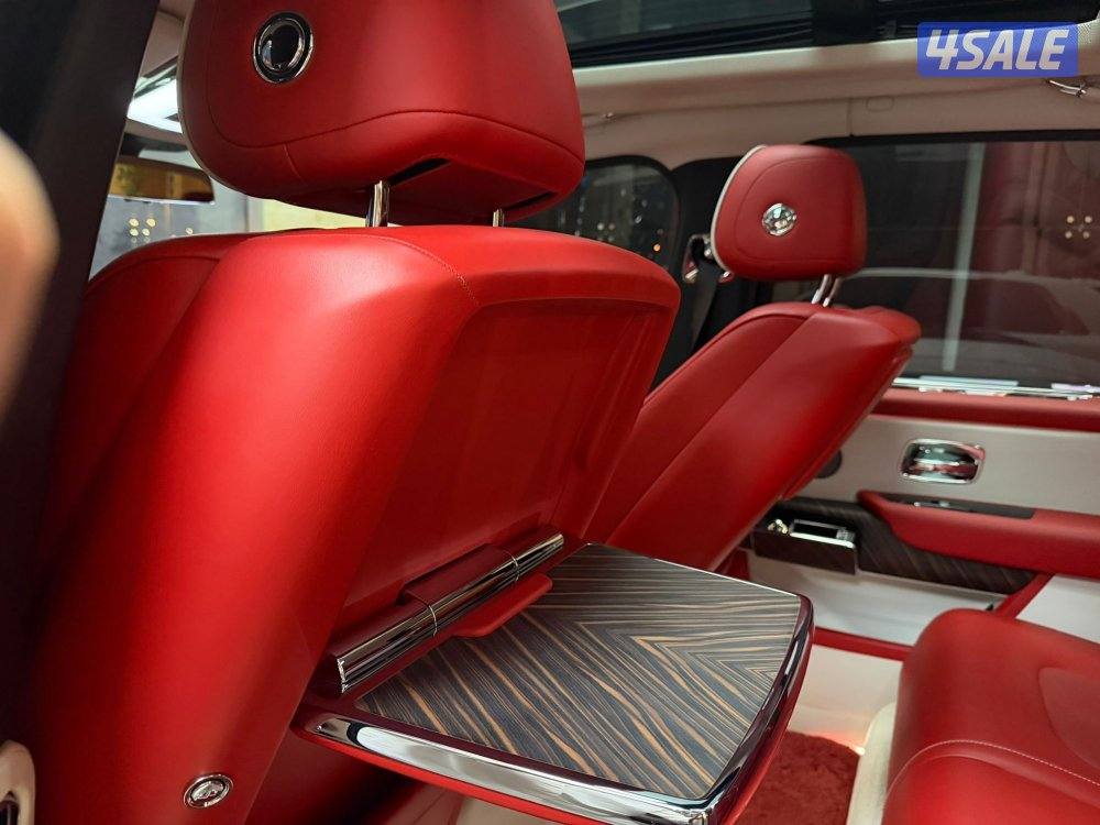 Rolls - Royce Cullinan موديل 20216