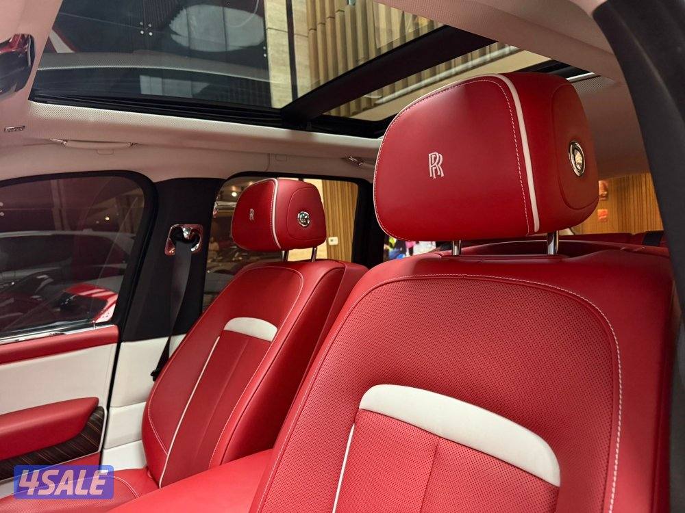 Rolls - Royce Cullinan موديل 20215