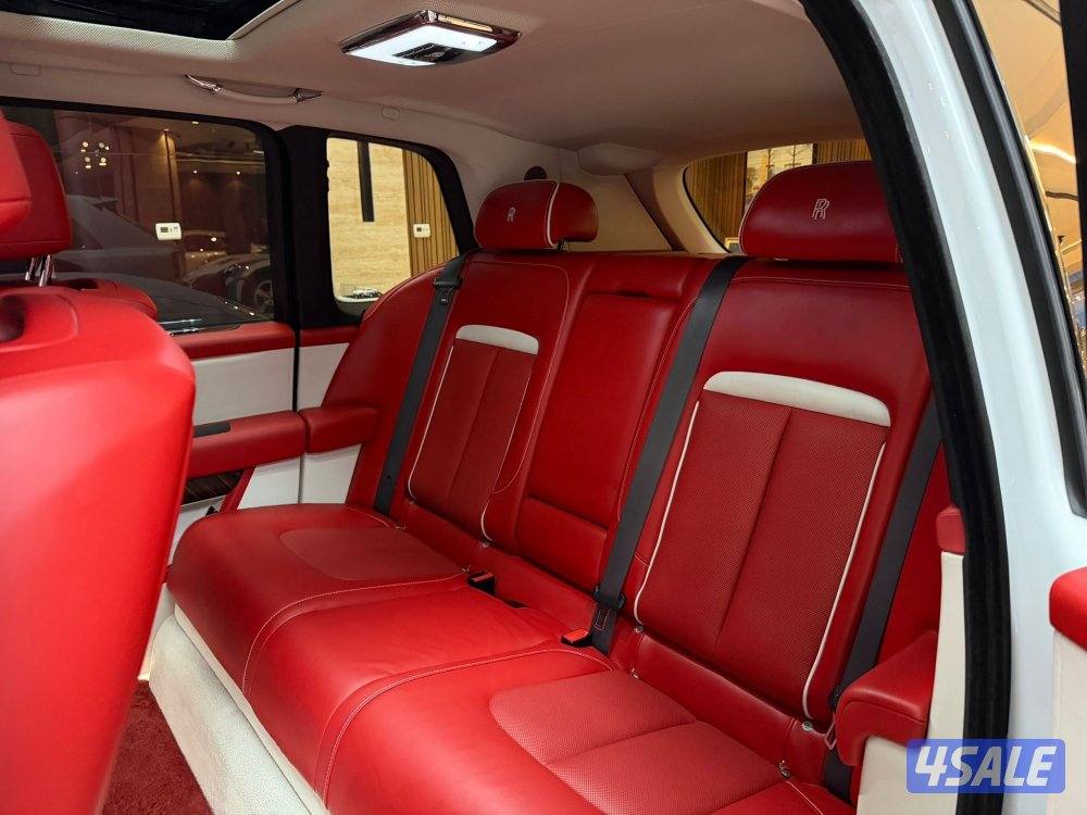 Rolls - Royce Cullinan موديل 20217