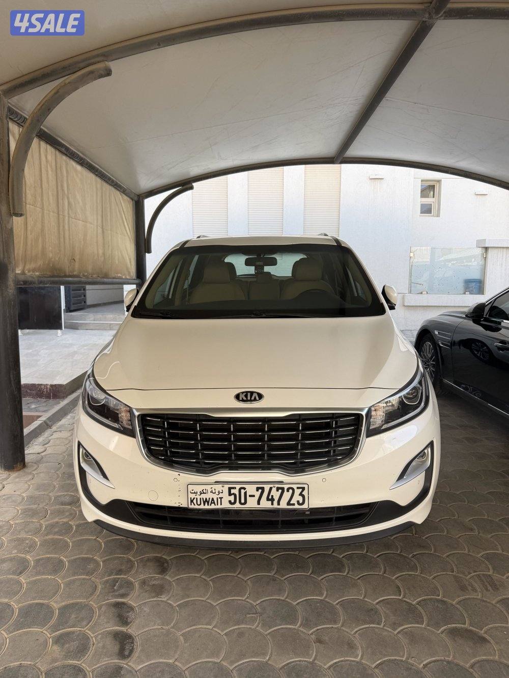 كيا كرنفال موديل 2019 ماشية 128 الف بحالة ممتازة مع داش كام1