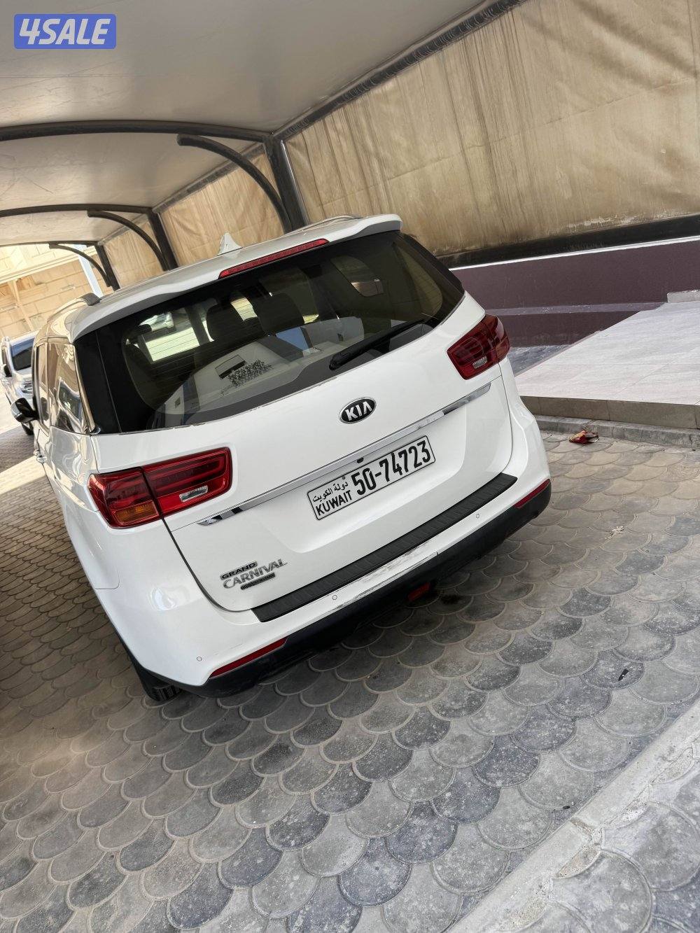 كيا كرنفال موديل 2019 ماشية 128 الف بحالة ممتازة مع داش كام2