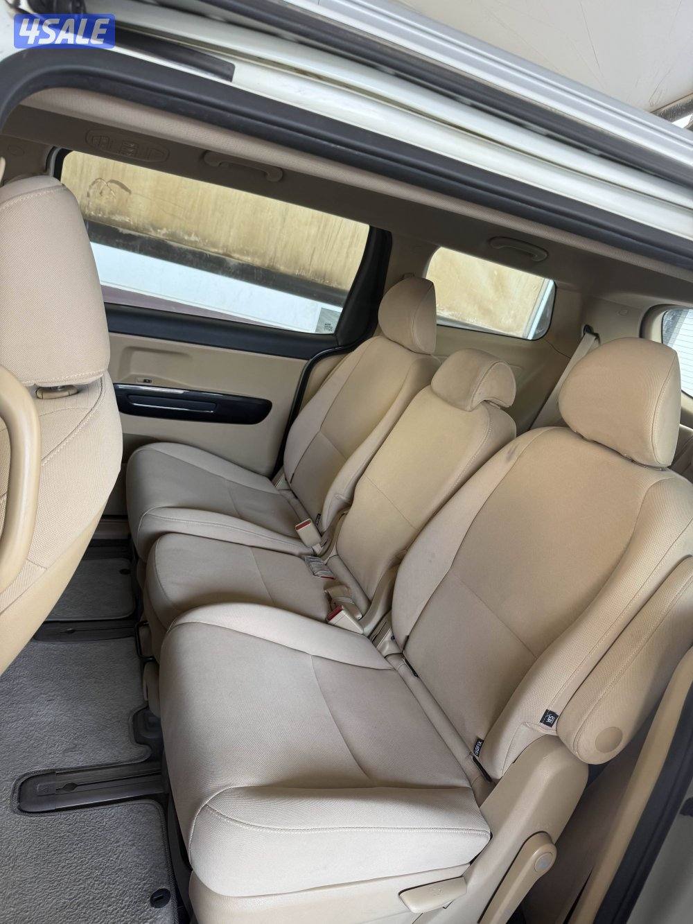 كيا كرنفال موديل 2019 ماشية 128 الف بحالة ممتازة مع داش كام4