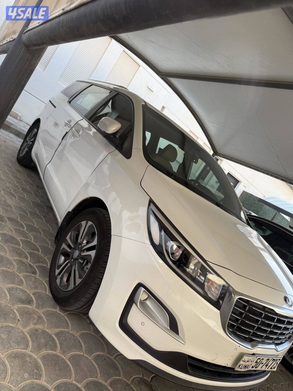 كيا كرنفال موديل 2019 ماشية 128 الف بحالة ممتازة مع داش كام5