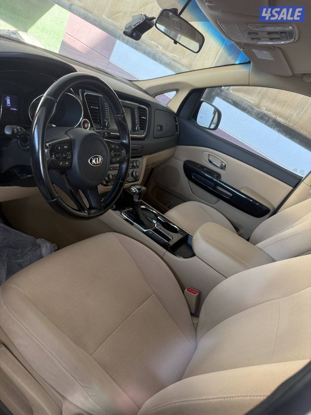 كيا كرنفال موديل 2019 ماشية 128 الف بحالة ممتازة مع داش كام6