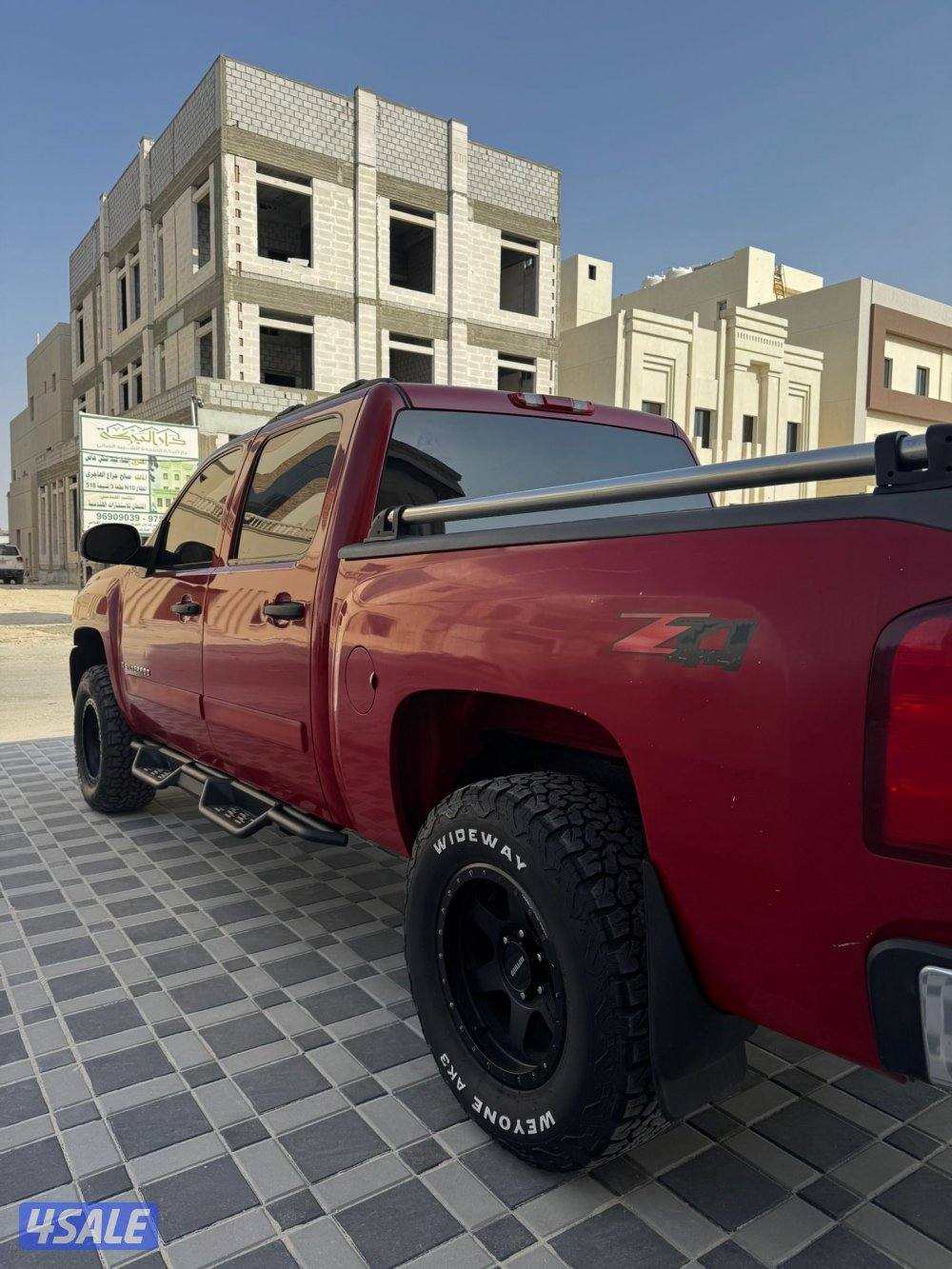 للبيع وانيت سلفرادو Z71 بحاله ممتاذه0