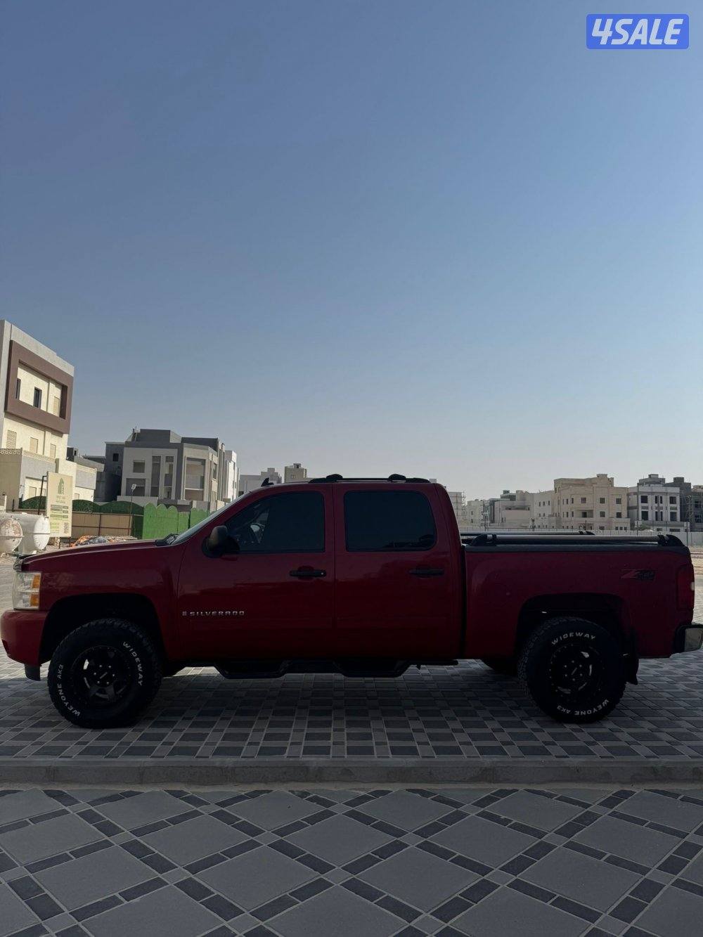 للبيع وانيت سلفرادو Z71 بحاله ممتاذه1