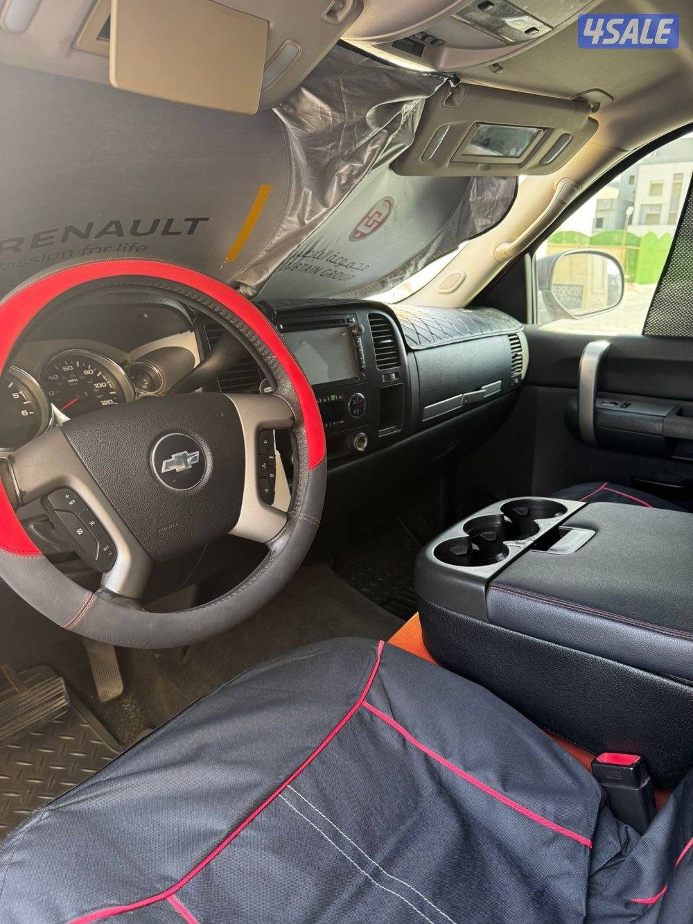 للبيع وانيت سلفرادو Z71 بحاله ممتاذه3