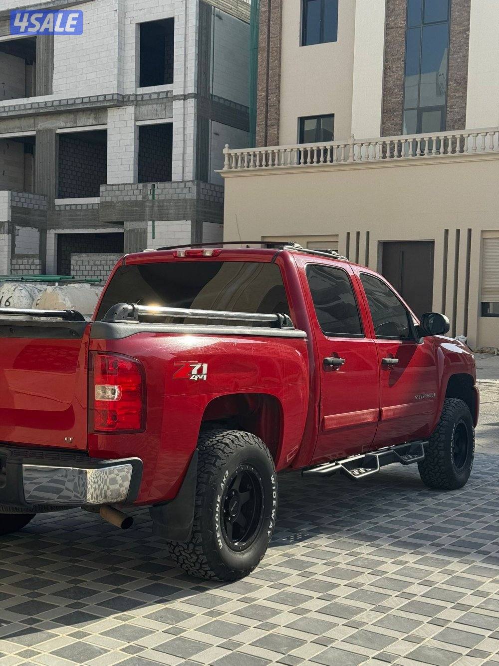 للبيع وانيت سلفرادو Z71 بحاله ممتاذه4