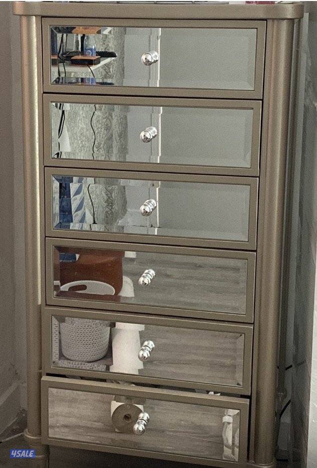 بيع الأثاث لعدم توفير المكان السعر الي يناسبك طاولات طقم عدد 2 قنفات2