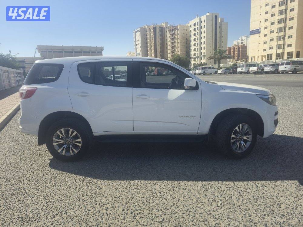 Chevrolet trailblazer 2020model v6 4x4 ( 52000 km ) ORGINAl paint4