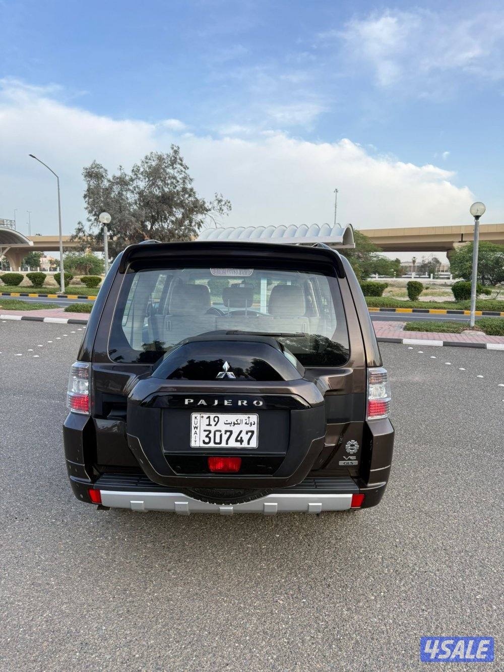 باجيرو 2020 ماشي 120 الف فقط سيرفس منتظم بالوكاله شرط الفحص الكامل4