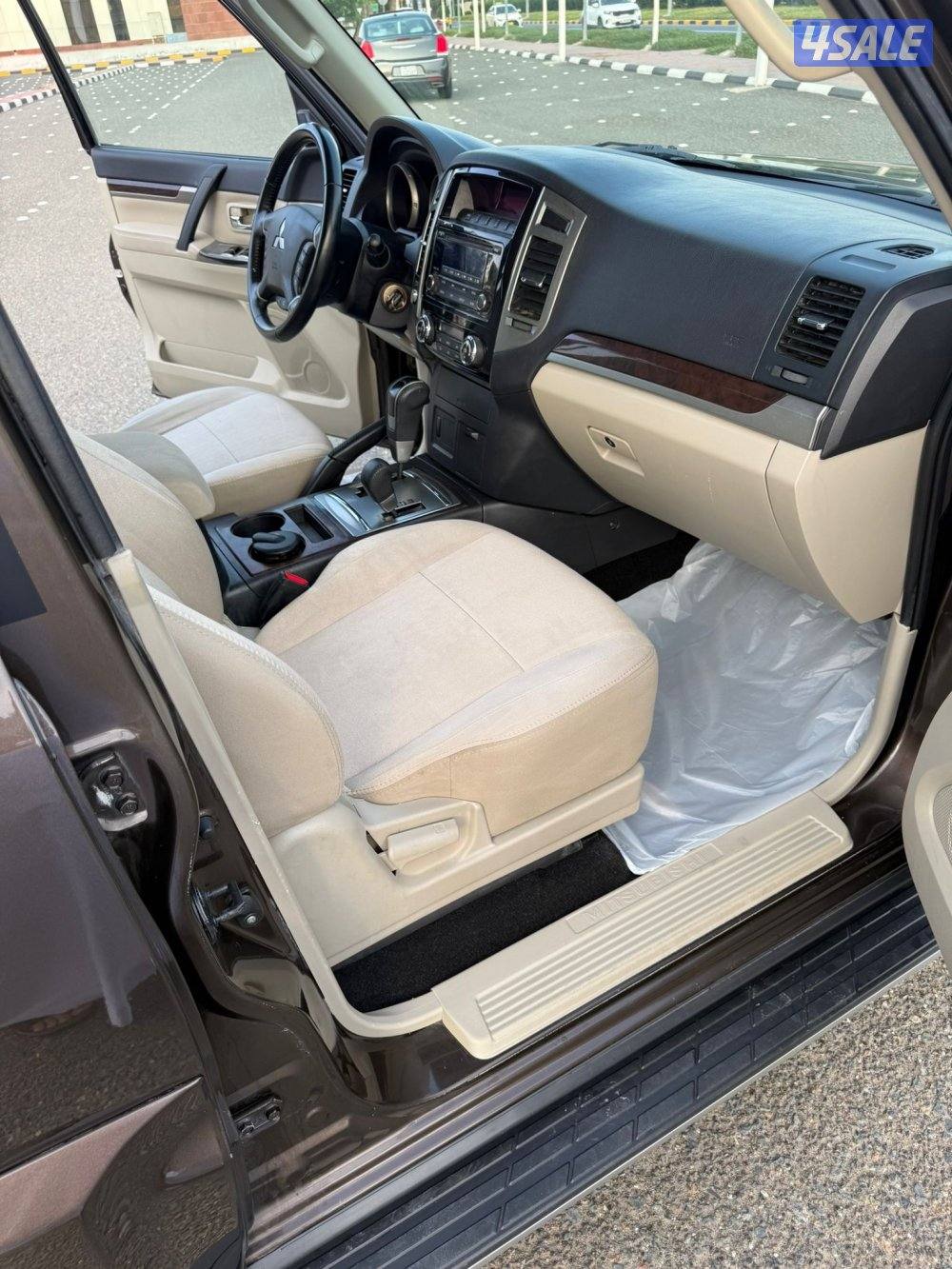 باجيرو 2020 ماشي 120 الف فقط سيرفس منتظم بالوكاله شرط الفحص الكامل7