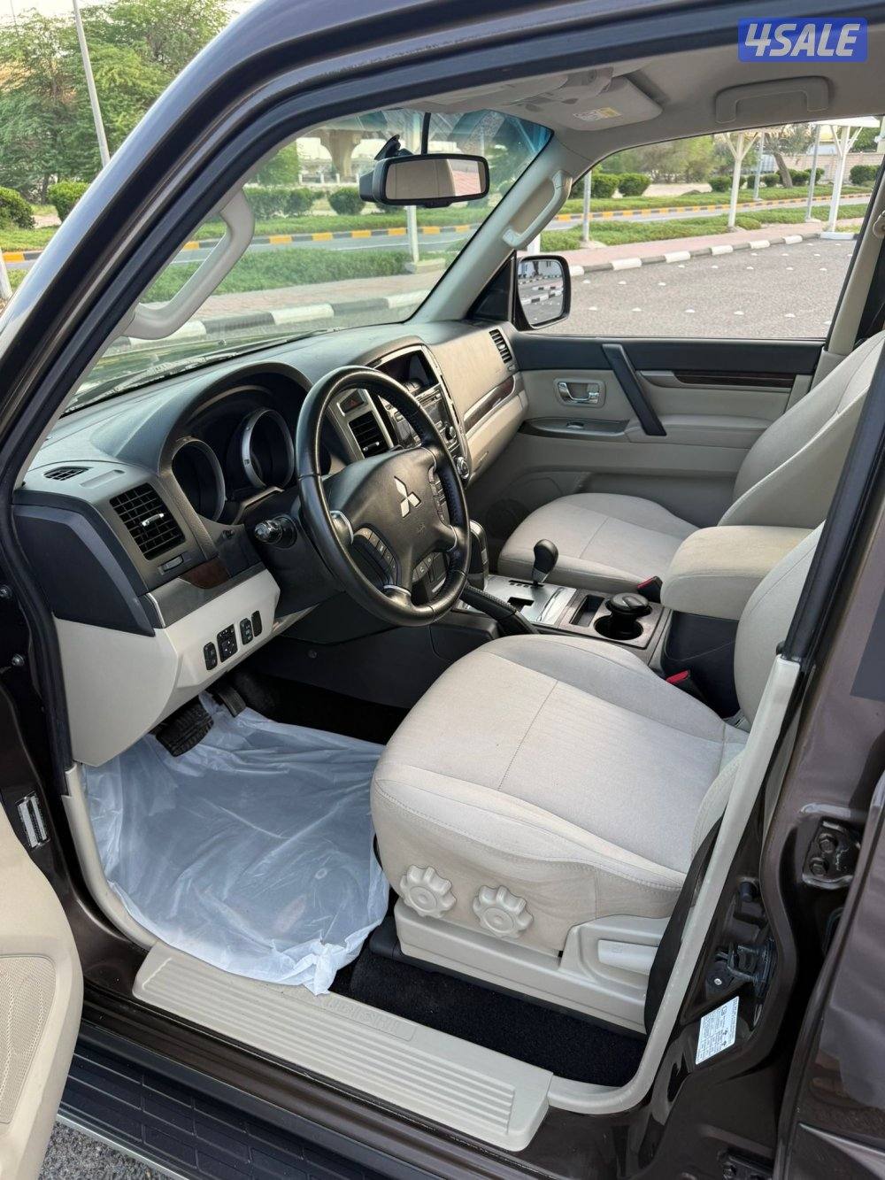 باجيرو 2020 ماشي 120 الف فقط سيرفس منتظم بالوكاله شرط الفحص الكامل9