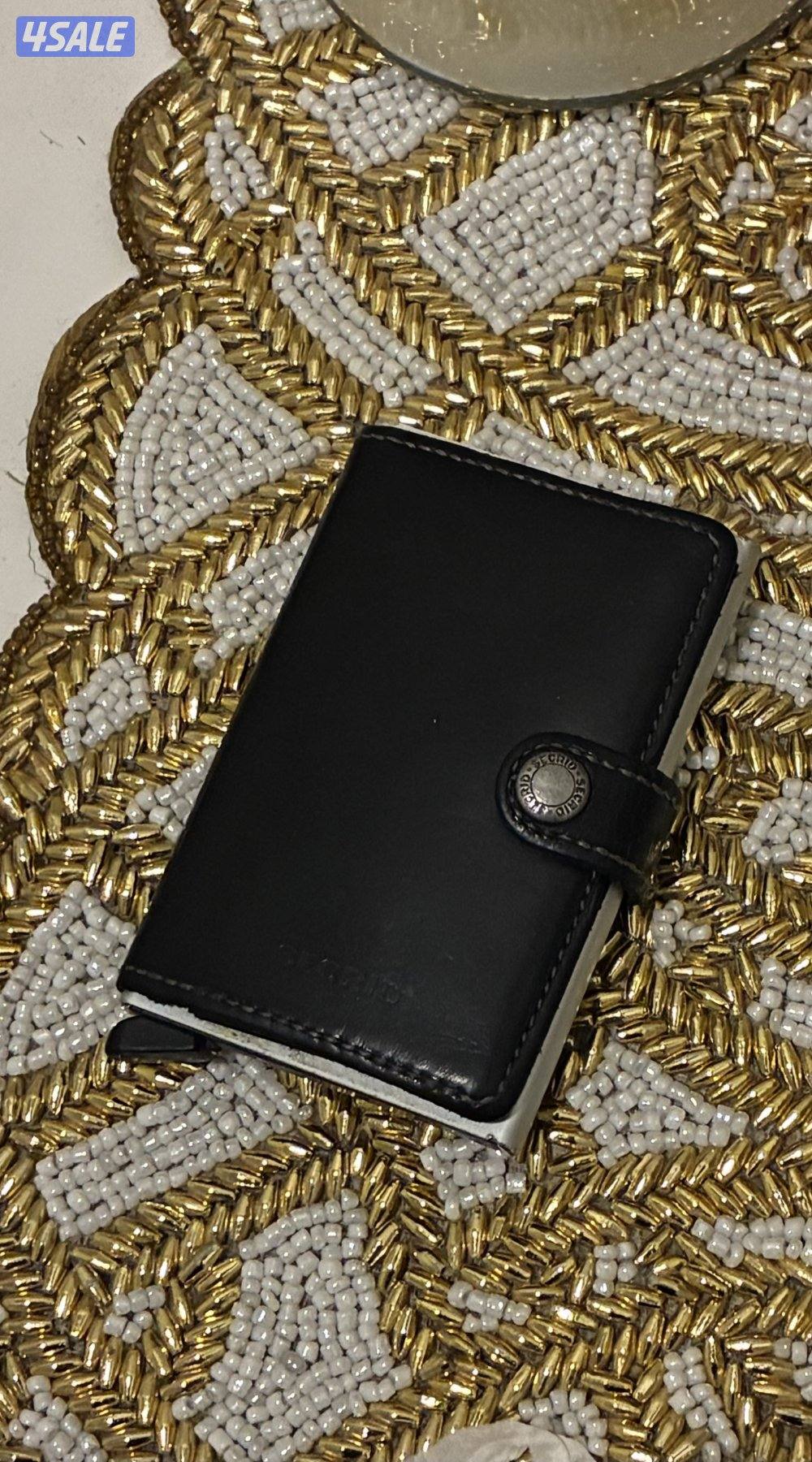 Secrid Slim Wallet – Silver & Black (Original)2