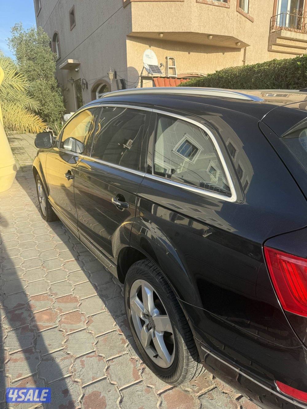للبيع Q70