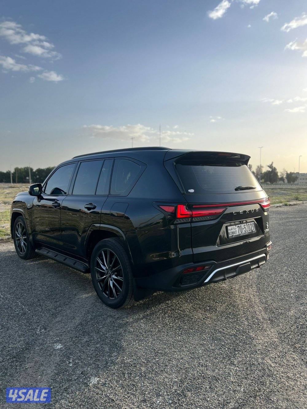 ٢٠٢٣ سبورت اعلى درجه اسود من داخل احمر بحاله وكاله2