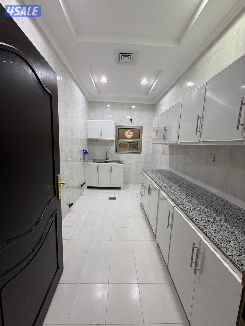 شقة للايجار فهد الاحمد ق4 3 غرف وصالة وغرفة خ2