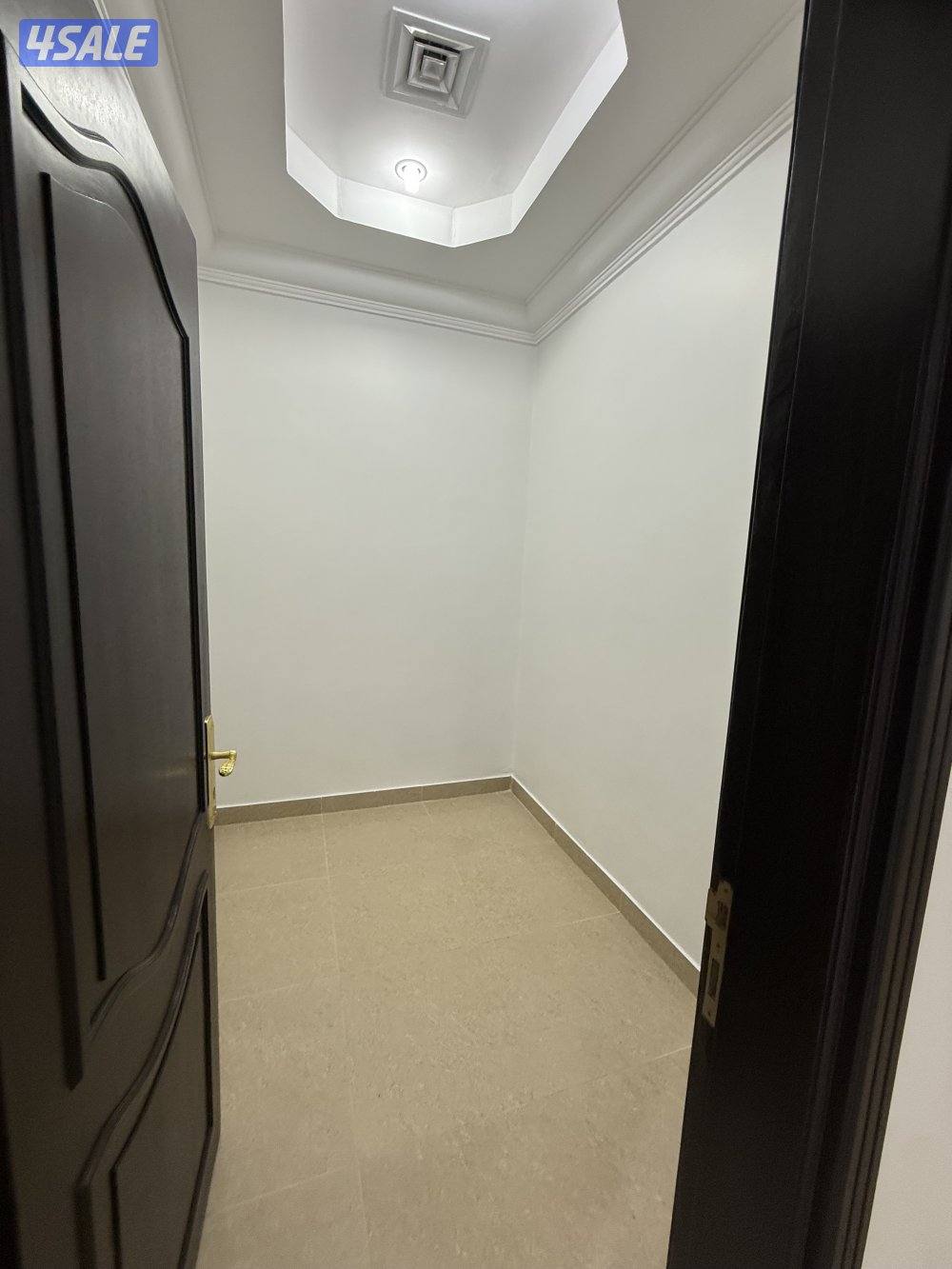 شقة للايجار فهد الاحمد ق4 3 غرف وصالة وغرفة خ4