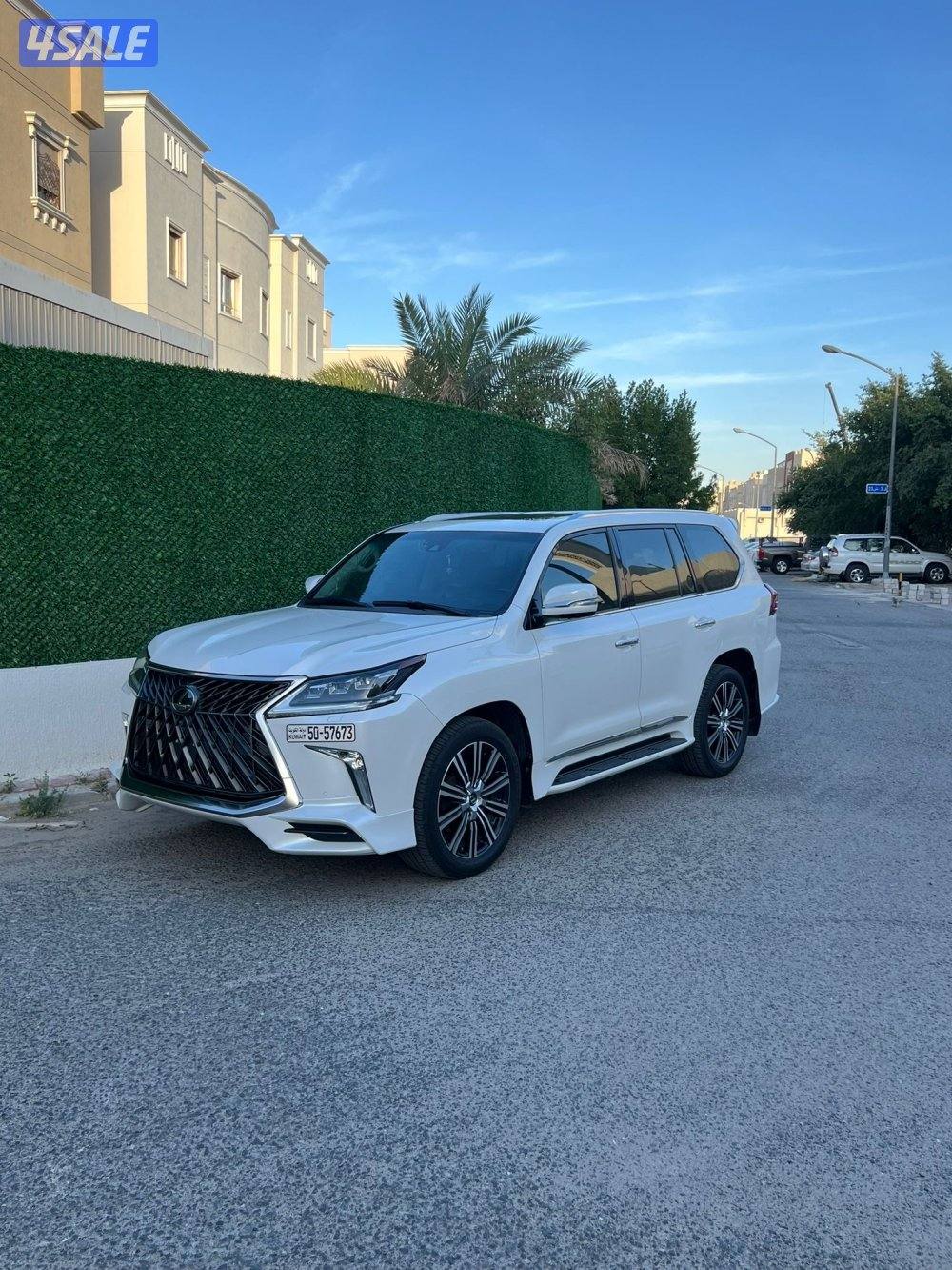 للبيع جيب لكزس LX570 وارد الساير شرط الفحص بالكامل صبغ الوكالة1