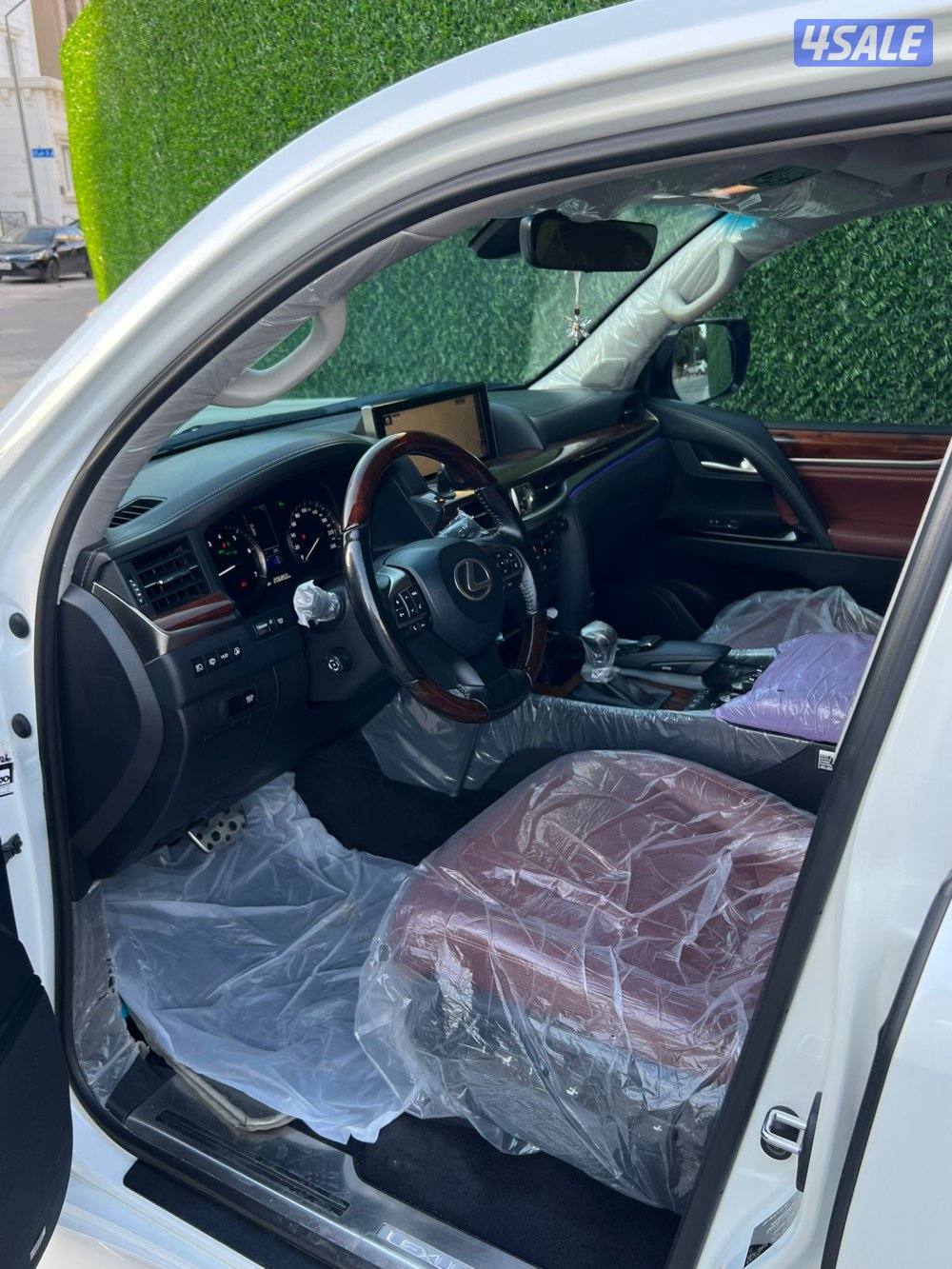 للبيع جيب لكزس LX570 وارد الساير شرط الفحص بالكامل صبغ الوكالة4