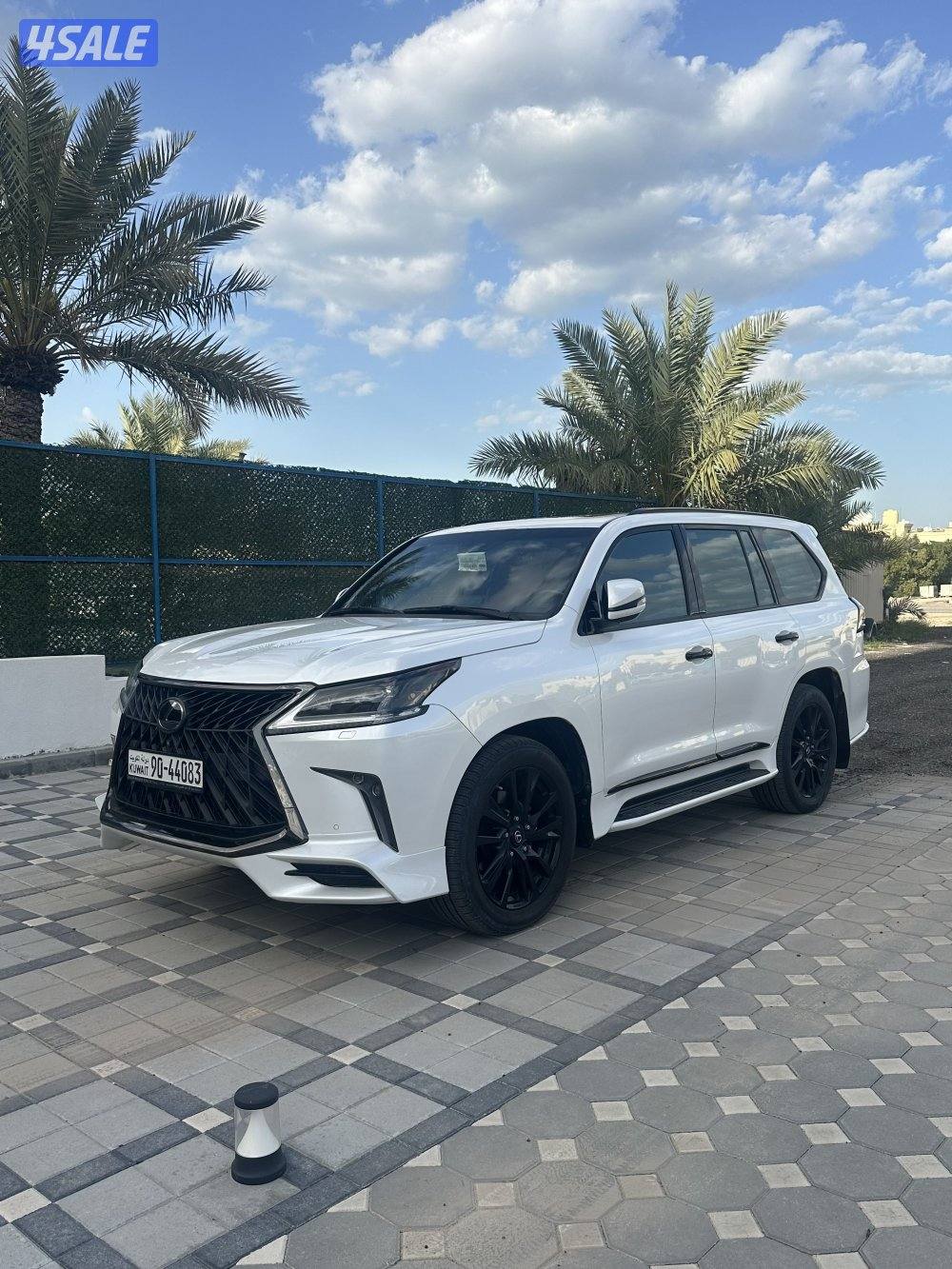 للبيع لكزس 2019 بلاك ادشن اصلي0