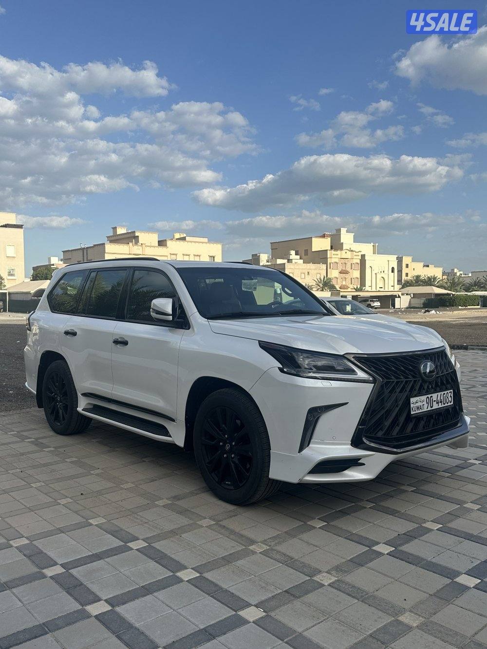 للبيع لكزس 2019 بلاك ادشن اصلي1