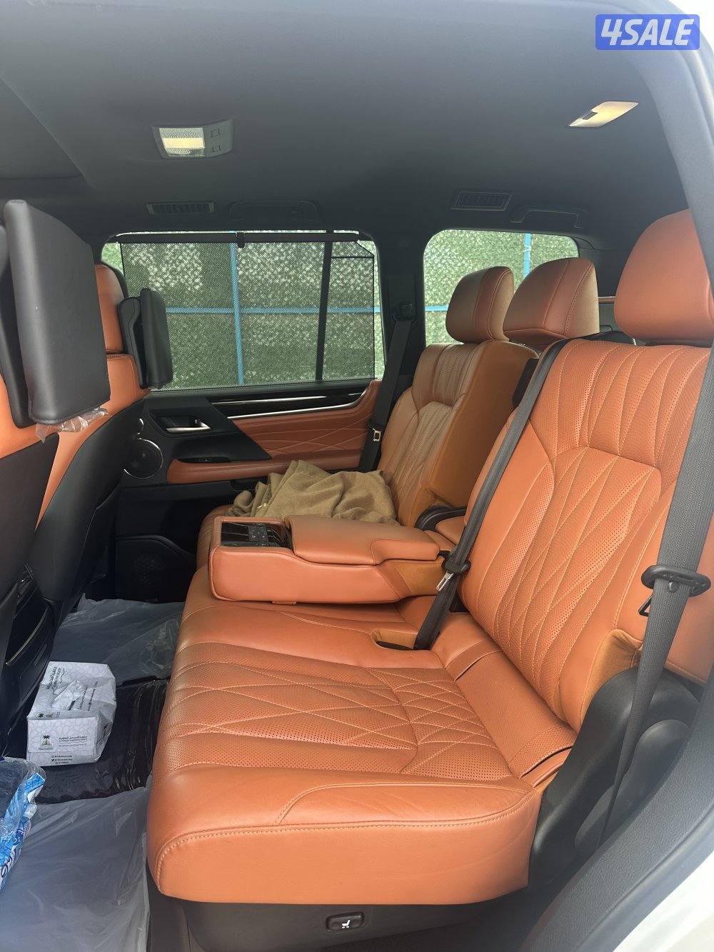 للبيع لكزس 2019 بلاك ادشن اصلي4