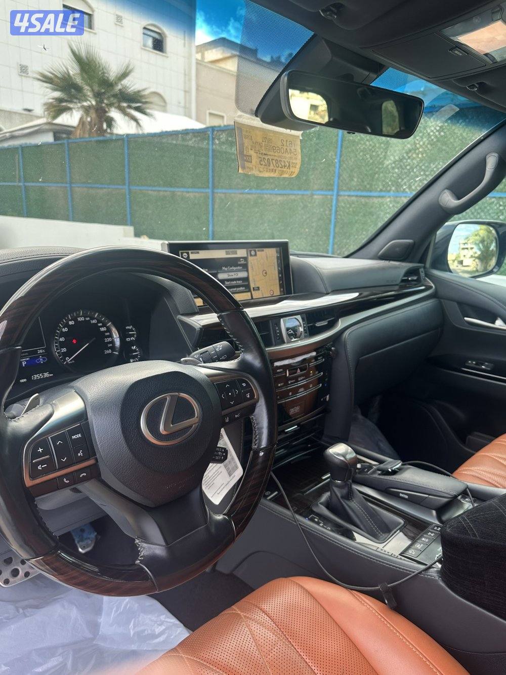 للبيع لكزس 2019 بلاك ادشن اصلي5