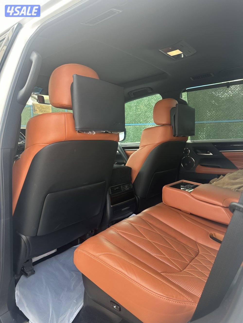 للبيع لكزس 2019 بلاك ادشن اصلي7